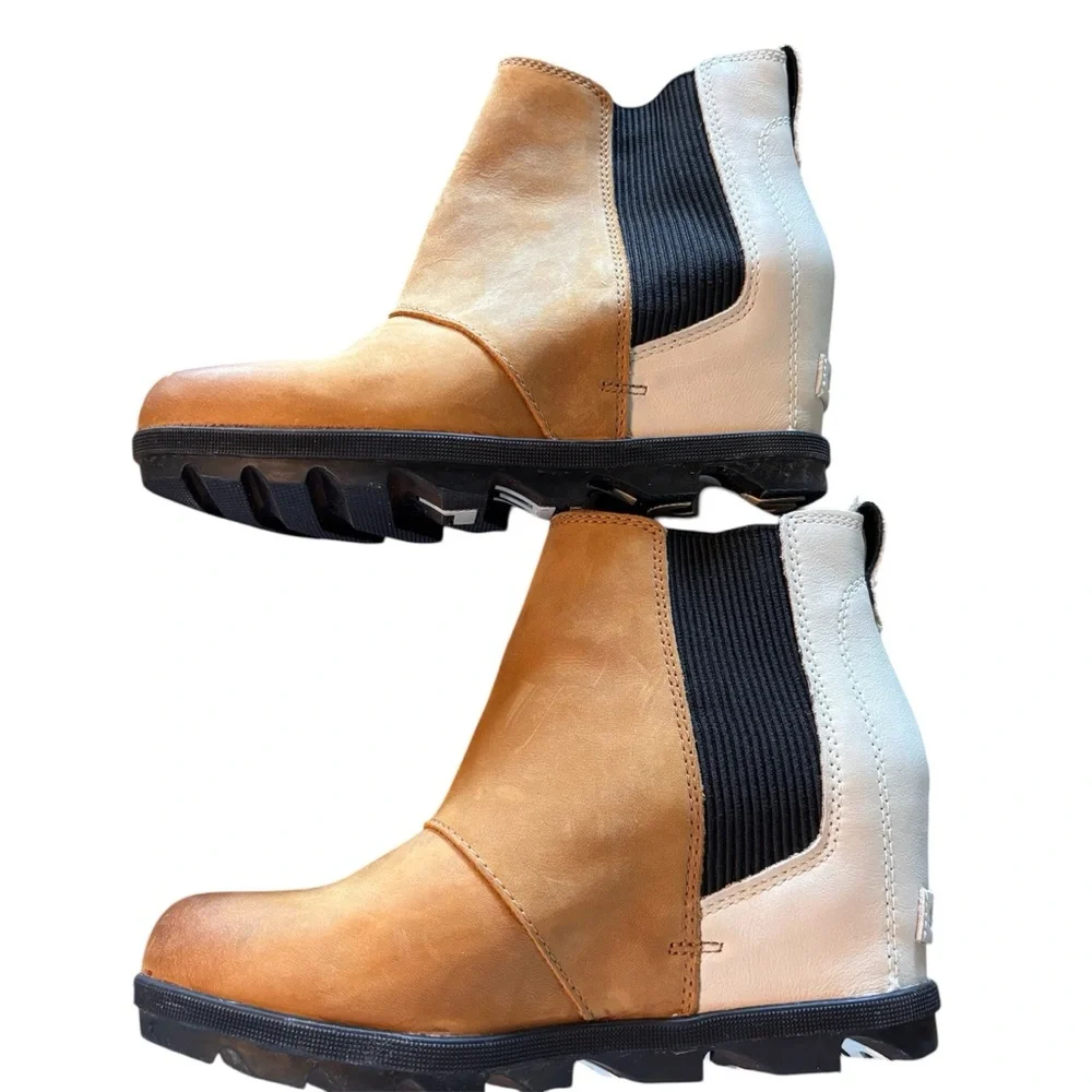 SOREL Joan Of Arctic Leather Wedge Chelsea Boots in Carmel Brown White,size 9